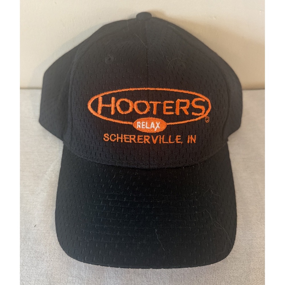 HOOTERS Hat - Schererville, IN - NU-FIT S/M Elastic Band - Excellent Condition